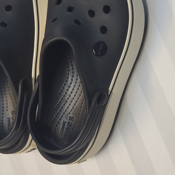 Platform Navy and White Crocs - Picture 2 of 12